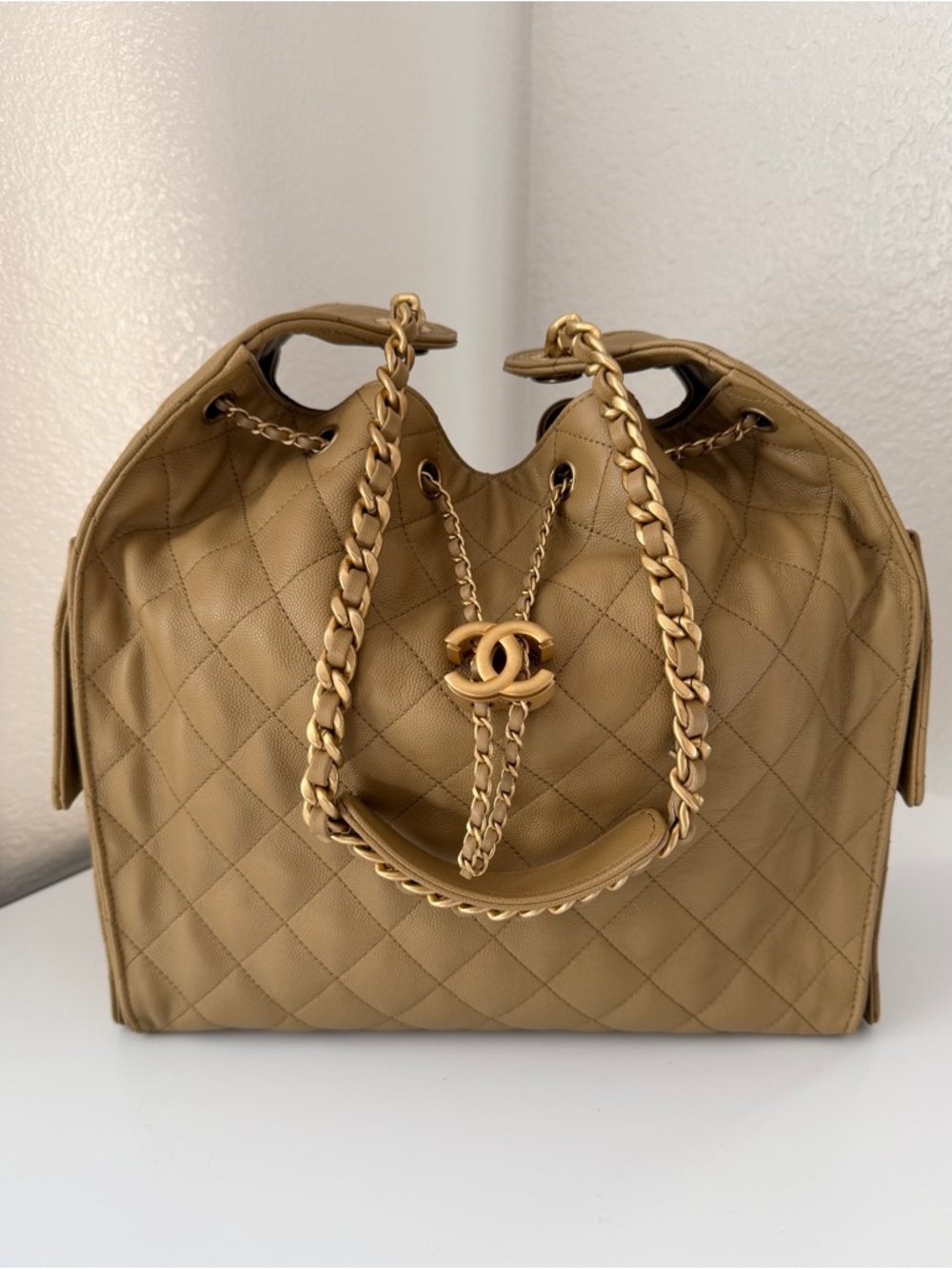 ❌ SOLD ❌ CHANEL 25 Medium Dark Beige caviar GHW